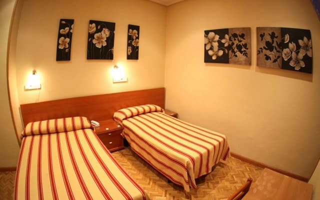 Hostal Atocha Almudena Martin - photo 3