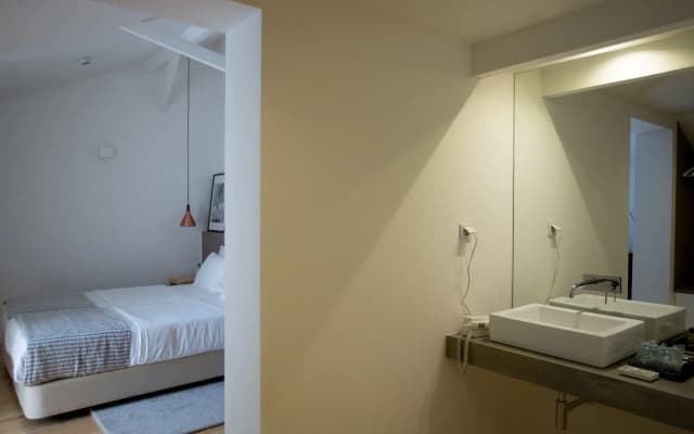 The 8 Downtown Suites - photo 5