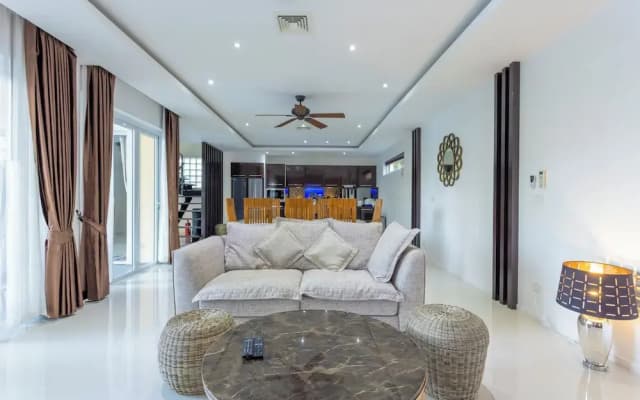 Oceanview 4BR Villa Jacuzzi Escape V180 - photo 3