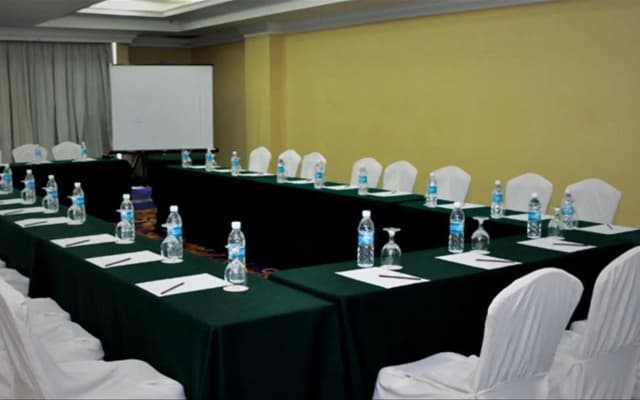 Tang Dynasty Bay Hotel Sepanggar - photo 5
