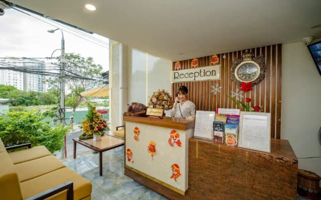 La Lune Hotel - photo 2