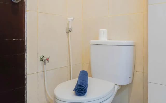 Convenient Studio Mangga Dua Apartment - photo 5