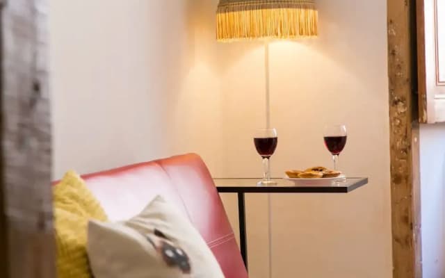 Bica Elevator Apartment Rentexperience - photo 4