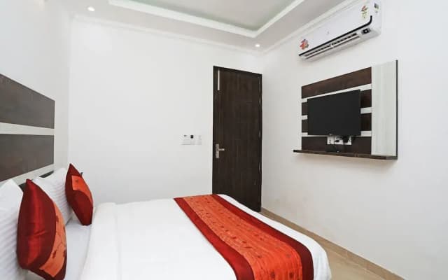 OYO 15087 S Ambience - photo 3