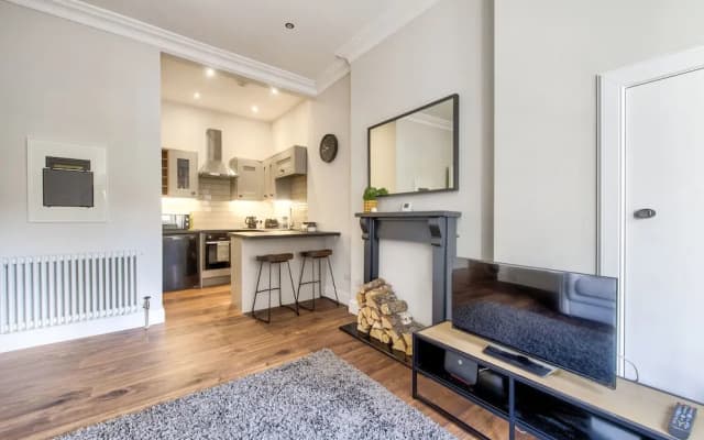 Stylish Modern Apartment Parking - photo 4