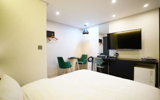 Saturn Hotel - photo 5