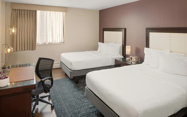 The Andrew Hotel - photo 3