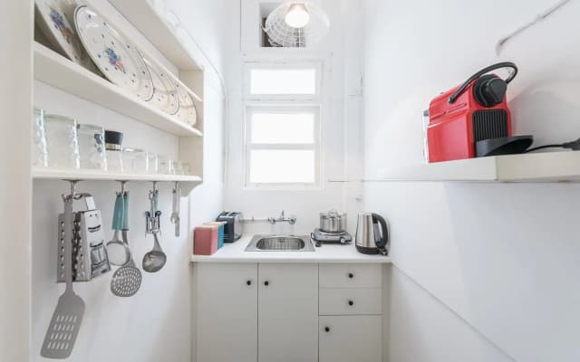 Cute and central apt for 3 - photo 4