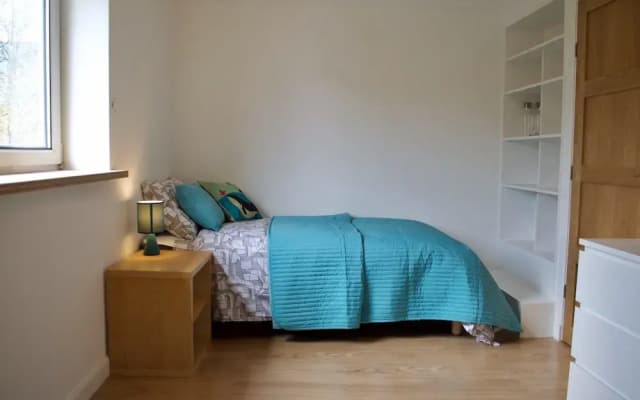 2 Bedroom Central Apartment - photo 5