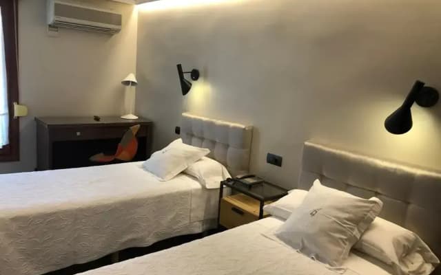 Hostal Astoria - photo 4