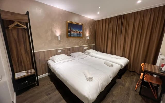 Budget Dam Hotel - photo 3