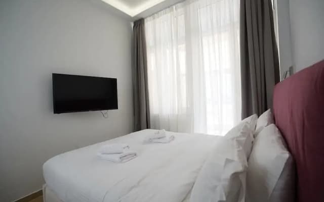 Tip Top Suites - photo 3