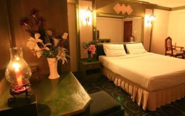 13 Coins Tower Ratchada Hotel - photo 4