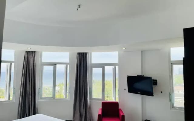 Queen Palace Hotel - photo 3