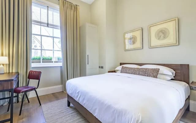 Oak & Poppy Apartments - photo 3