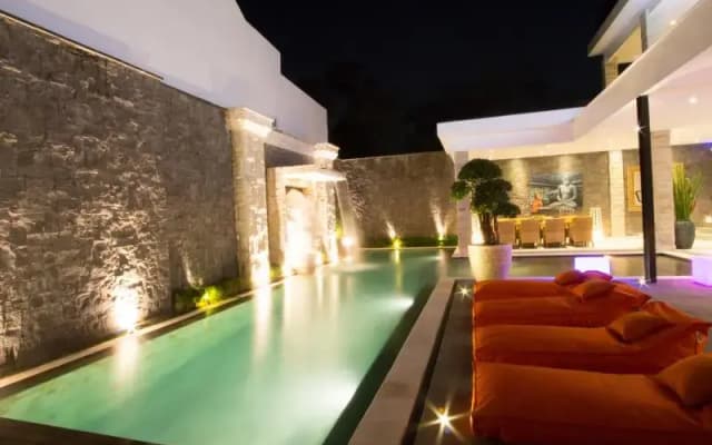 Puri Ratu Jimbaran Villa - photo 4