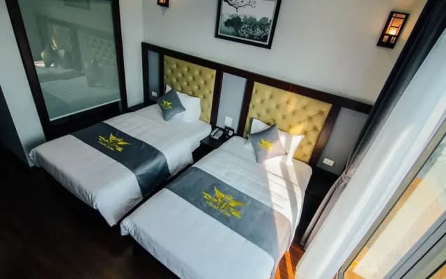 Top One Halong Hotel - photo 4