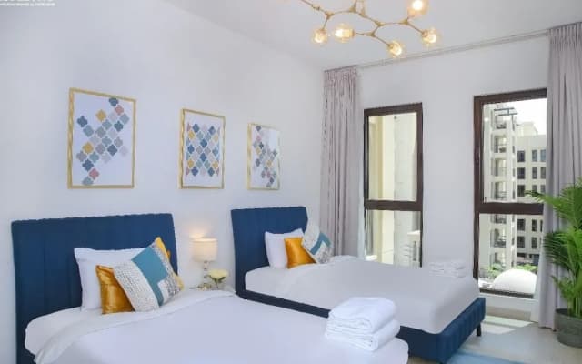 Elegant Pool View 2BR Apartment - photo 4