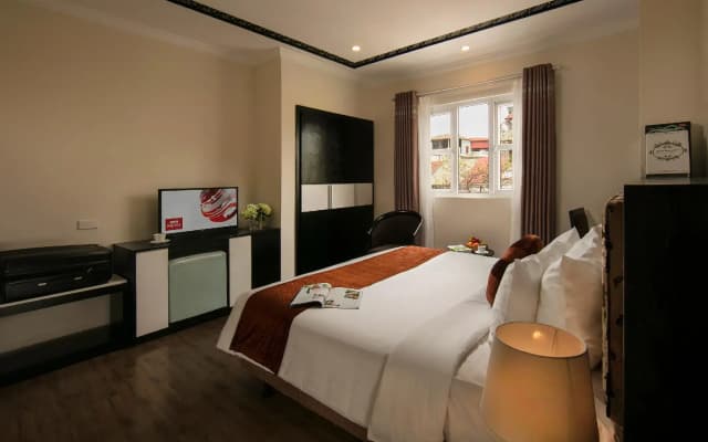 Serenity Premier Hotel - photo 2