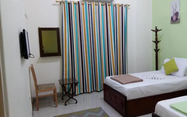 Golden Star Hotel - photo 2