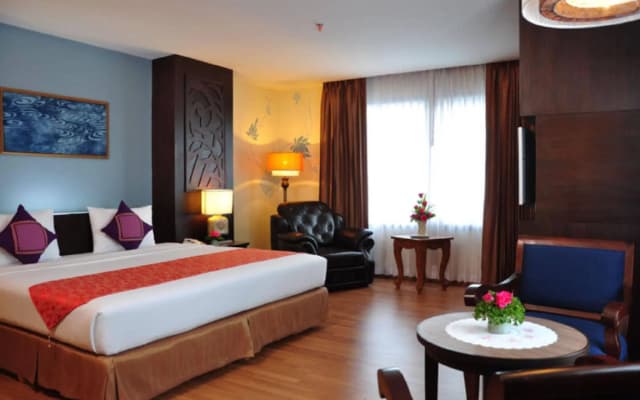 Empress Pattaya Hotel - photo 4