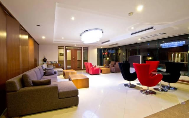 Lasalle Suites Hotel & Residence - photo 2