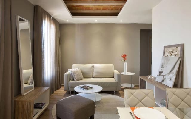 Milà Apartamentos Barcelona - photo 2