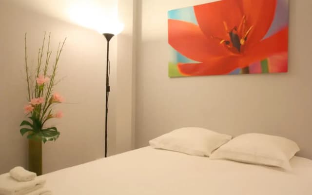 Apartments Paris Centre - At Home Hotel - photo 4