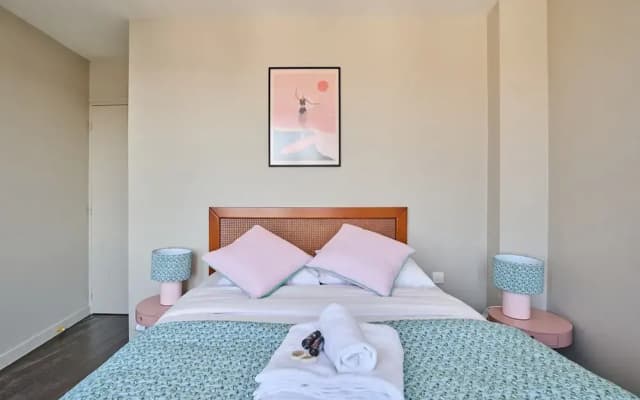 Sublime 2 Bedroom Flat Quai de Seine Eiffel Tower - photo 5