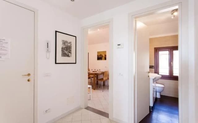 Prince Apartments - photo 4