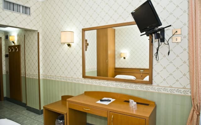 Adoro Hotel - photo 3
