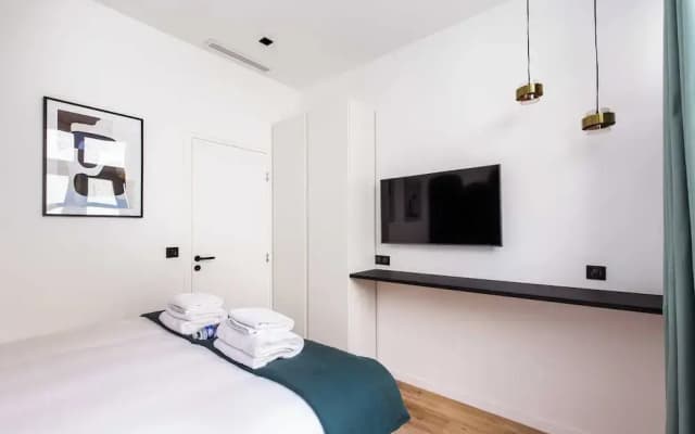 Intimate Apartment- 2br/6p - Porte Saint-denis - photo 2