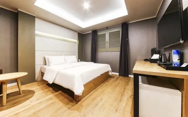 Hotel Manhattan - photo 5