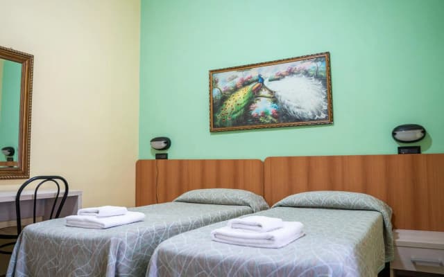Hotel Ferrarese Roma - photo 3