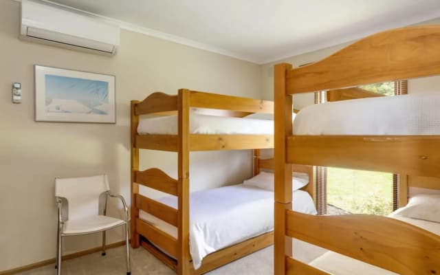 Poolside Getaway Dromana - photo 3
