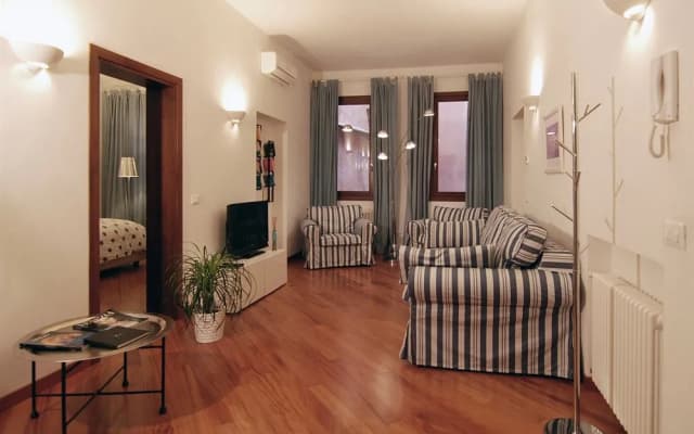 Sarai Apartments - photo 3