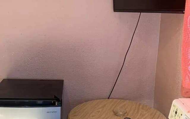 Carlton Motel - photo 2