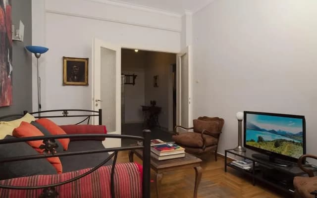 Vintage Apartment next to Acropolis Museum - photo 5