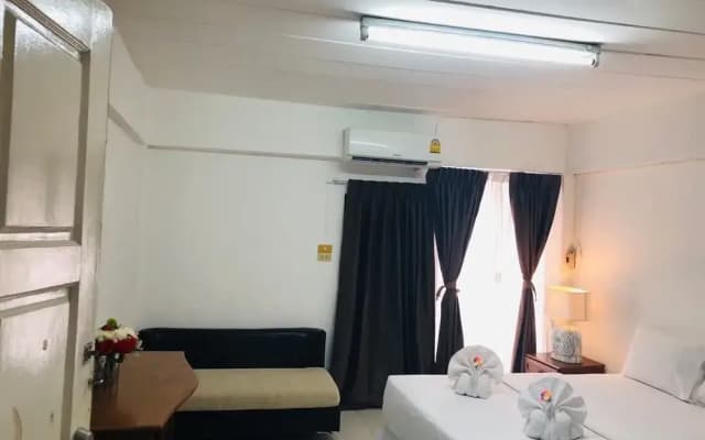 I-Inn Hotel - photo 4
