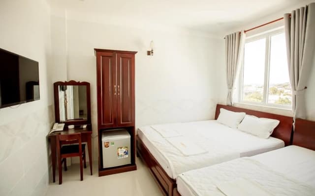 Phu Hong Hotel - photo 3
