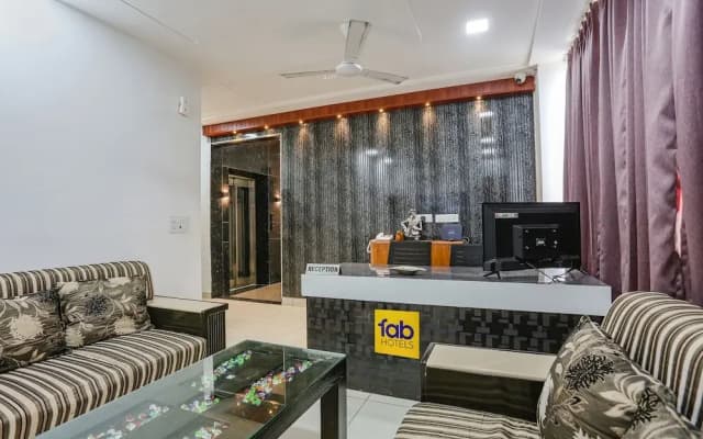 Fabexpress Shine Inn - photo 2