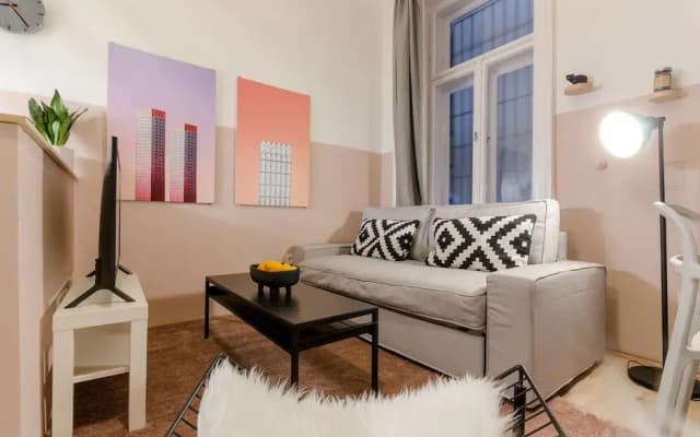 Mallow Tee Apartment - photo 2