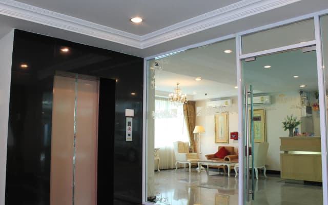 Romance Hotel Srinakarin - photo 4