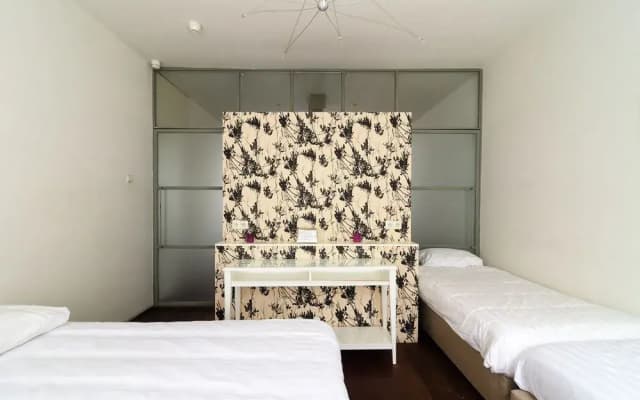 Marnix Apartments - photo 2