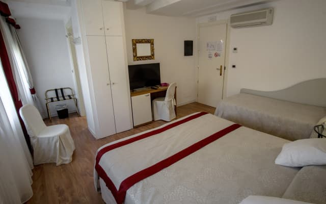 Hotel Antigo Trovatore - photo 4