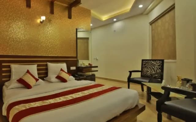 Hotel KNK International - photo 5