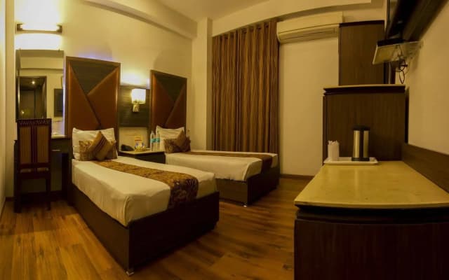 Hotel Sunstar Heights - photo 4