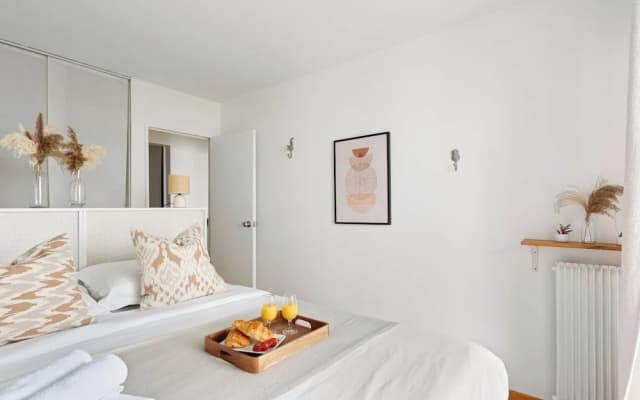 Cozy 2BR Eiffel Tower Area - photo 3
