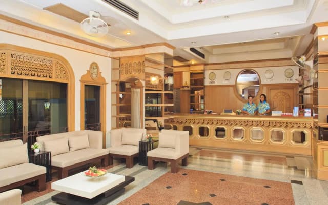 Blue Wave Beach Resort - photo 2