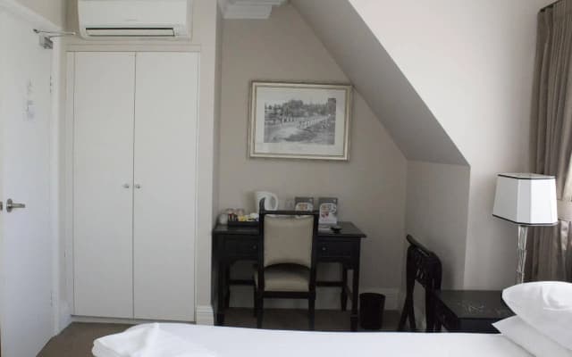 Wallacia Hotel - photo 2